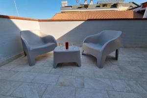 Bilo con bel terrazzo,ac, 200 mt mare da 5 settemb