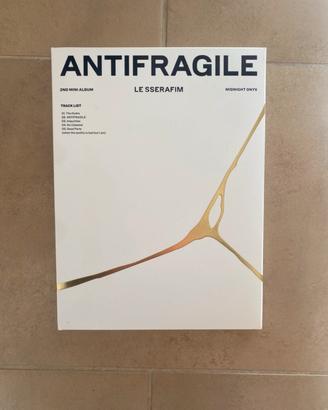 Le Sserafim “Antifragile (midnight onyx) version