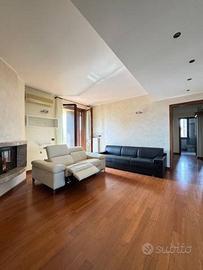 Attico / Mansarda di 130 m² con 3 locali e box aut