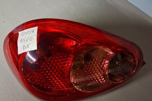 2567 FANALE POSTERIORE DESTRO DX TOYOTA AYGO USATO