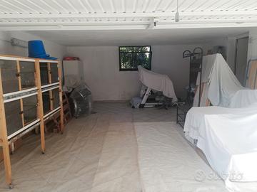 Box privè per deposito merce /moto/macchina