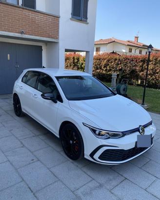 Volkswagen Golf VIII GTE Plug-in Hybrid 245 cv