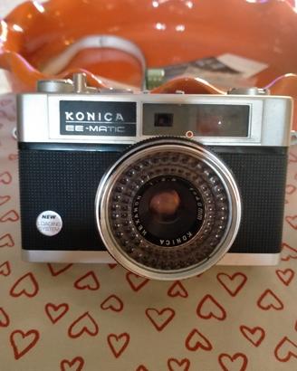 Macchina fotografica Konica ee matic