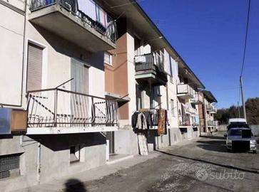 Immobile in asta di 96 m² con 3 locali a Angera