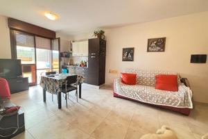 Elmas - Recente bivano con ampio cortile e cantina