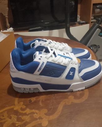 scarpe nuove. 43