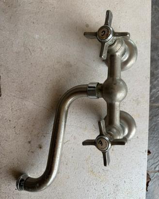 Rubinetto lavandino esterno marca Frattini