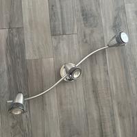 Lampadario grigio con 3 faretti