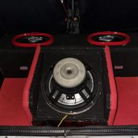 Subwoofer alpine con amplificatore 
