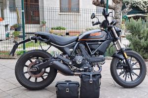 DUCATI SCRAMBLER  HASHTAG 