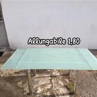 Tavolo di vetro allungabile 