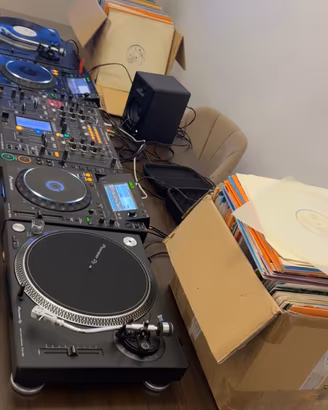 Djm 2000 nxs + 2 cdj 2000 + 2 plx 500 + 300 vinili