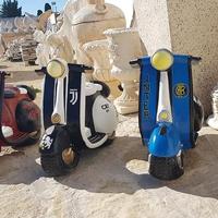 Vespa personalizzata in cemento