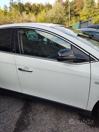 Porta anteriore dx nuda LANCIA DELTA del 2013