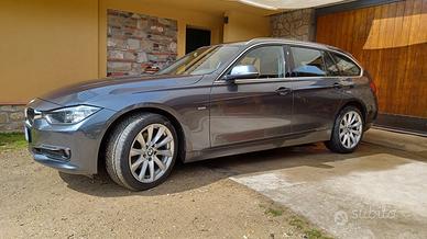 BMW 320d xDrive Touring Luxury 184 CV Automatica