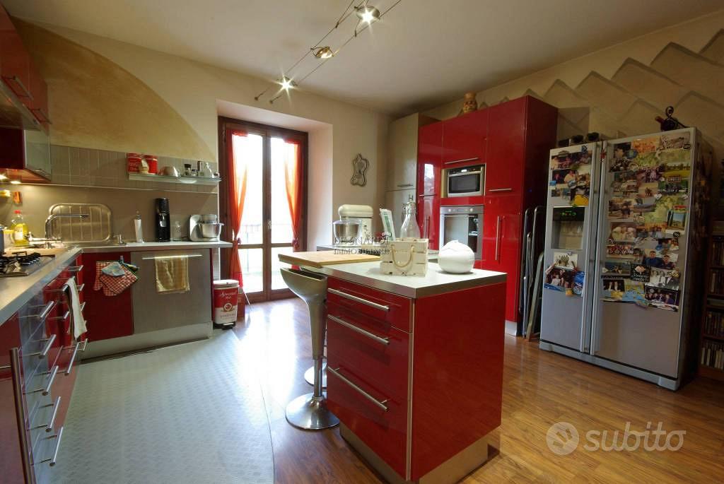Appartamento di 153 m² con 5 locali e box auto a S - Vista 5