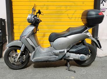APRILIA SCARABEO 300 (Anno 2010)