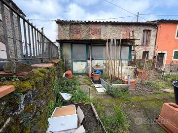 CASA INDIPENDENTE A PISTOIA