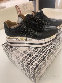 Scarpa in pelle Premiata con lacci