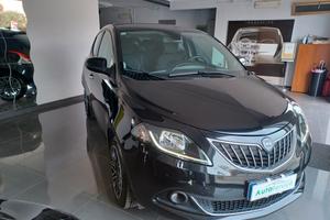 Lancia Ypsilon 1.0 Hybrid 70cv