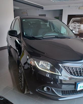 Lancia Ypsilon 1.0 Hybrid 70cv