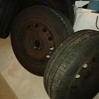 gomme e cerchi 185/60 R15 Pirelli estive 