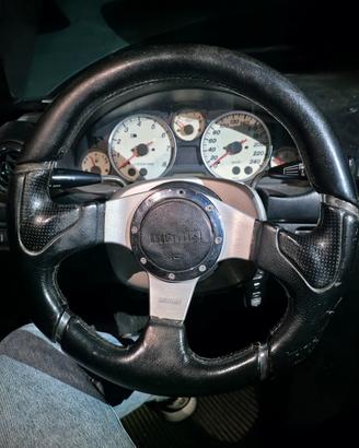 Volante momo