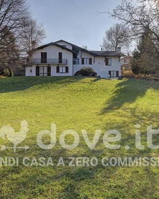 Villa di 475 m² con più di 5 locali e box auto dop
