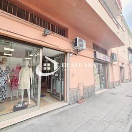 Ampio locale commerciale