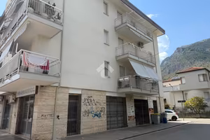 NEGOZIO A VENAFRO