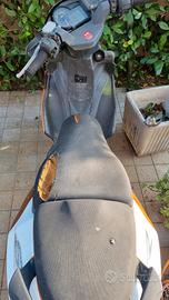 aprilia sr r 50