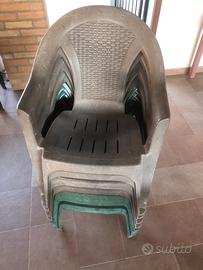 Sedie e tavoli in plastiva dura da esterno