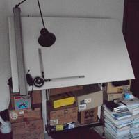 Tavolo da disegno tecnico con tecnigrafo