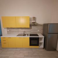 Cucina compresa di forno cappa e frigo