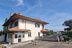 Villa di 350 m² con 3 locali a Pomezia