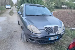 Lancia y