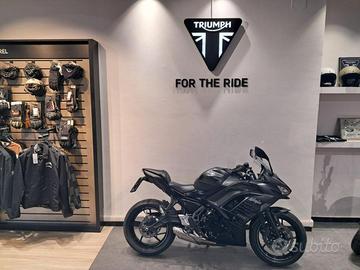 KAWASAKI Ninja 650 .