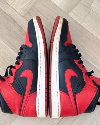 Air jordan 1 mid rosso nere