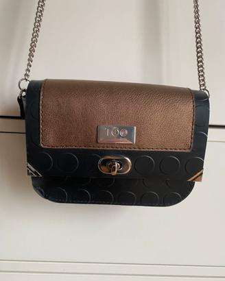 Borsa nera a tracolla