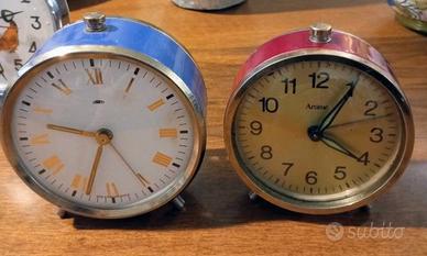Due sveglie manuali vintage funzionanti
