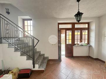 CASA DI CORTE A VALDENGO