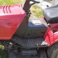 trattorino tagliaerba 