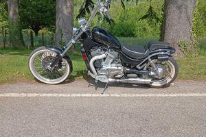 Suzuki intruder vs 600 '95