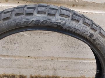 Pirelli scorpion STR misura 90/90/21