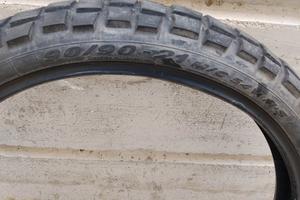 Pirelli scorpion STR misura 90/90/21