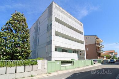 3 LOCALI A TORTORETO