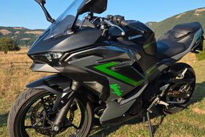 Kawasaki Ninja 500 se 2024