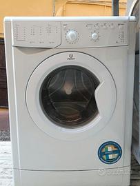 Lavatrice Indesit 5kg classe A+