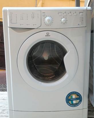 Lavatrice Indesit 5kg classe A+