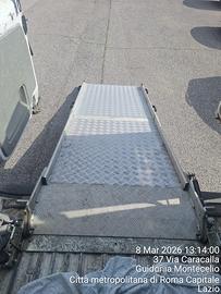 Pedana pieghevole per furgone